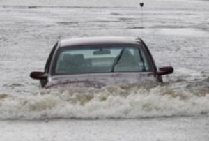 mobil kebanjiran